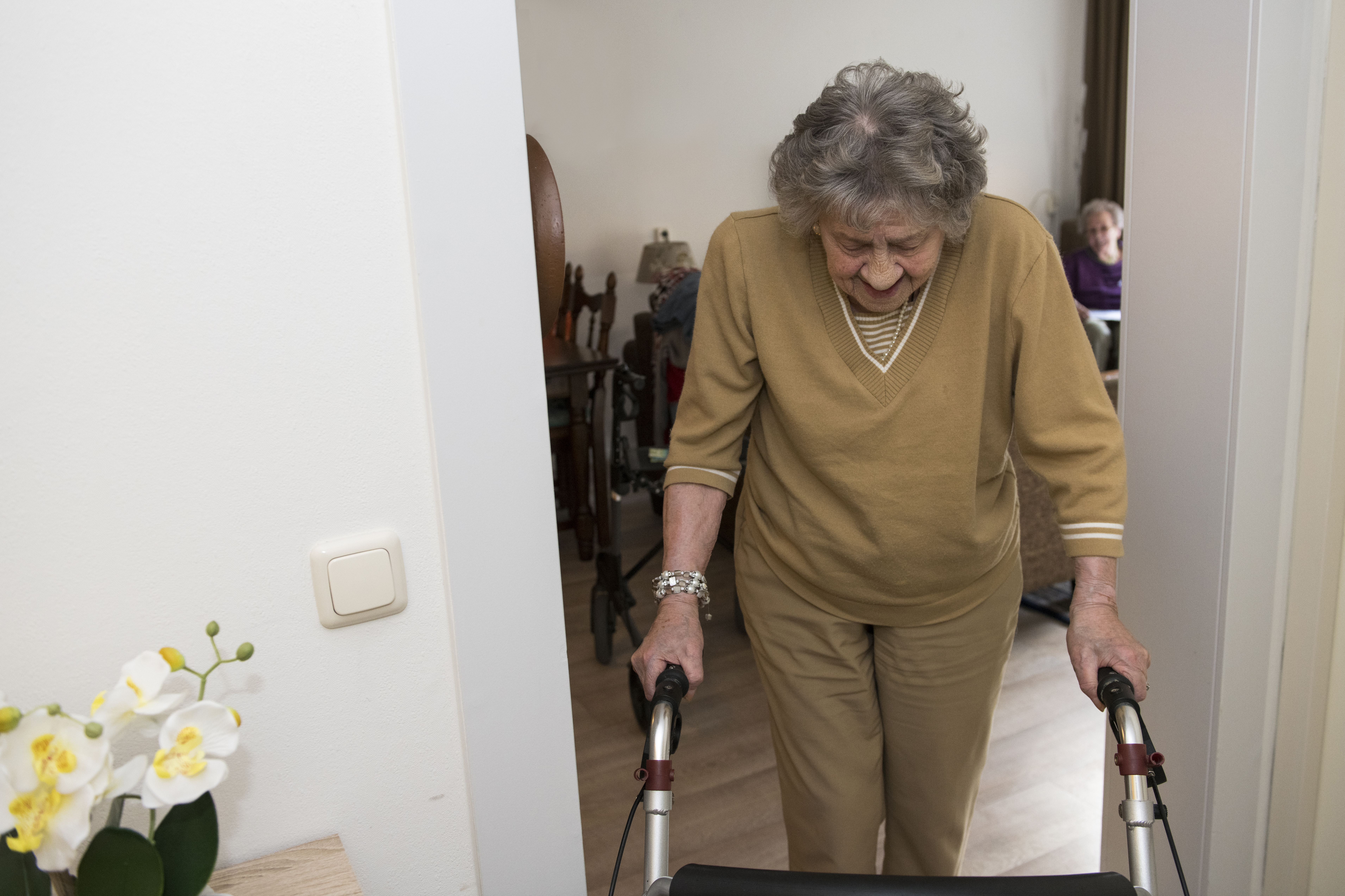 “Altijd maar dat gebep aan de telefoon, terwijl ik in mijn blote billen sta”
